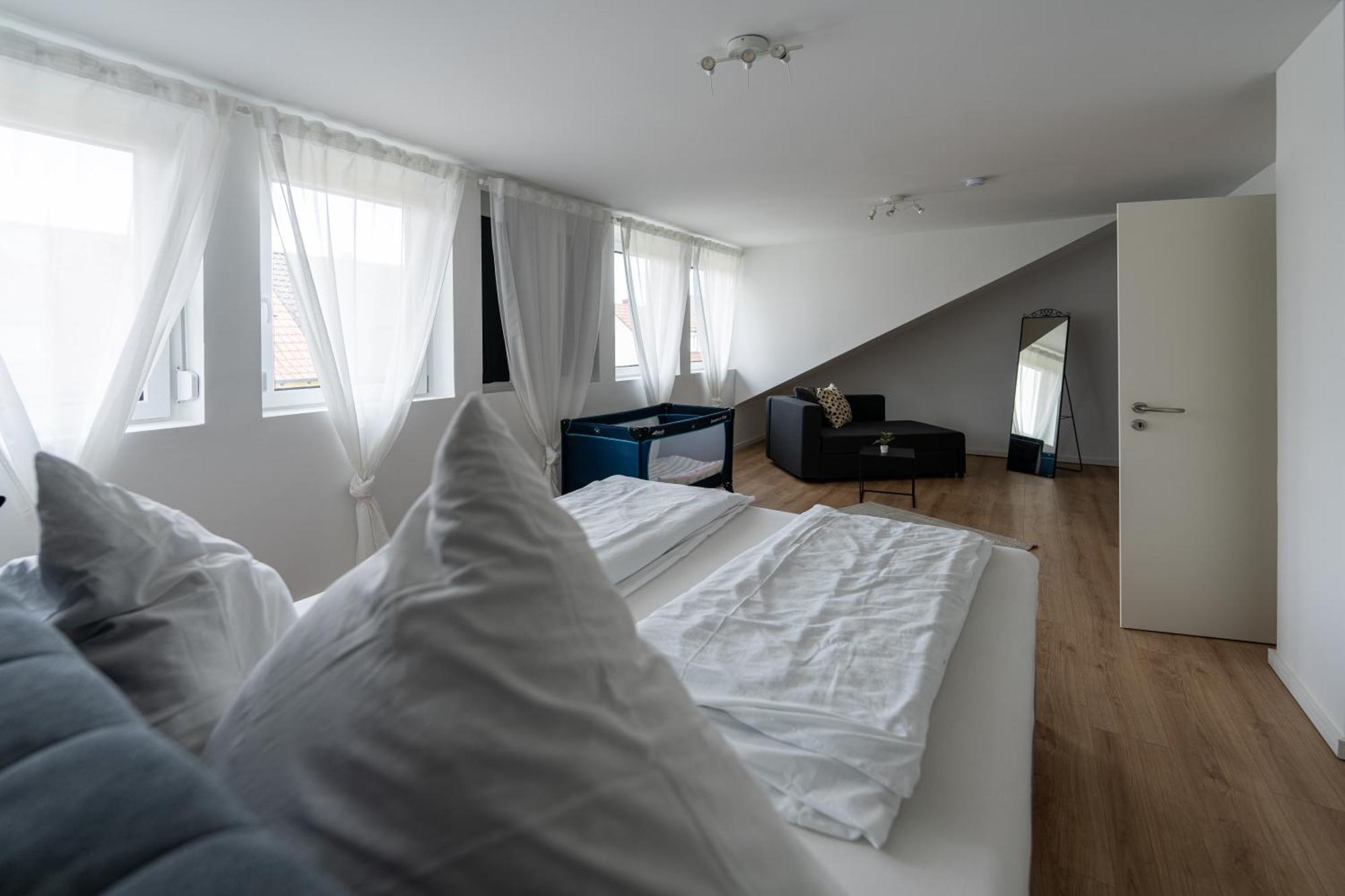 Apartment Im Dachgeschoss Plankstadt Eksteriør bilde
